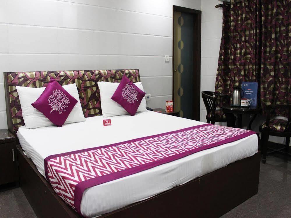 Oyo 2705 Hotel Preet Palace نيودلهي المظهر الخارجي الصورة
