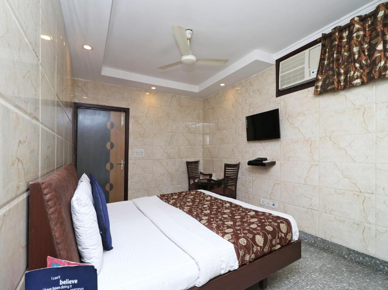 Oyo 2705 Hotel Preet Palace نيودلهي المظهر الخارجي الصورة