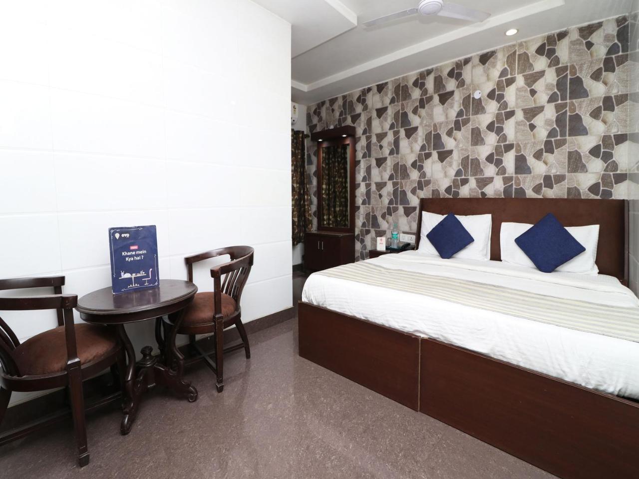 Oyo 2705 Hotel Preet Palace نيودلهي المظهر الخارجي الصورة