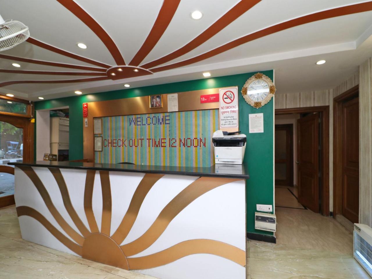 Oyo 2705 Hotel Preet Palace نيودلهي المظهر الخارجي الصورة