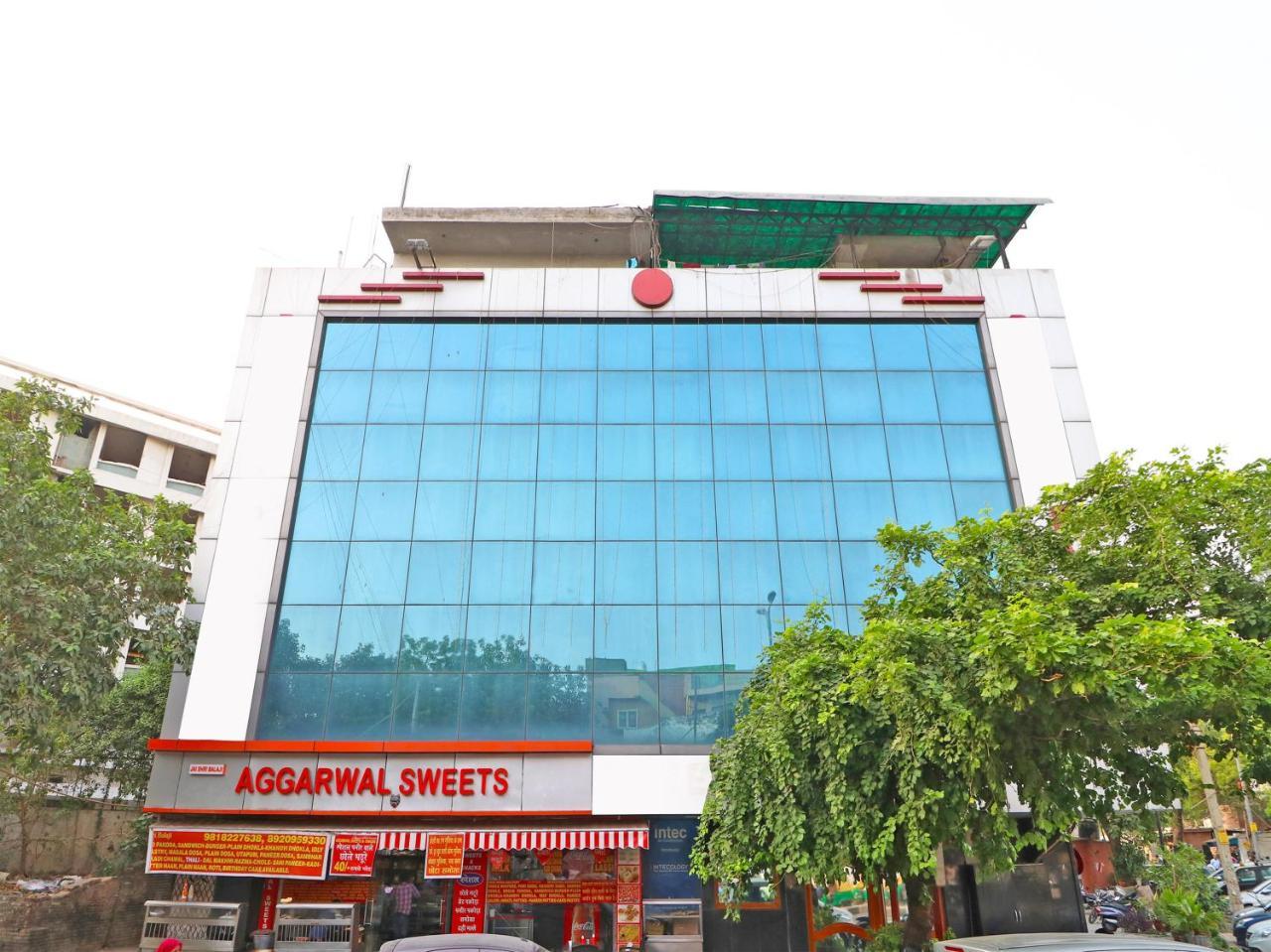 Oyo 2705 Hotel Preet Palace نيودلهي المظهر الخارجي الصورة