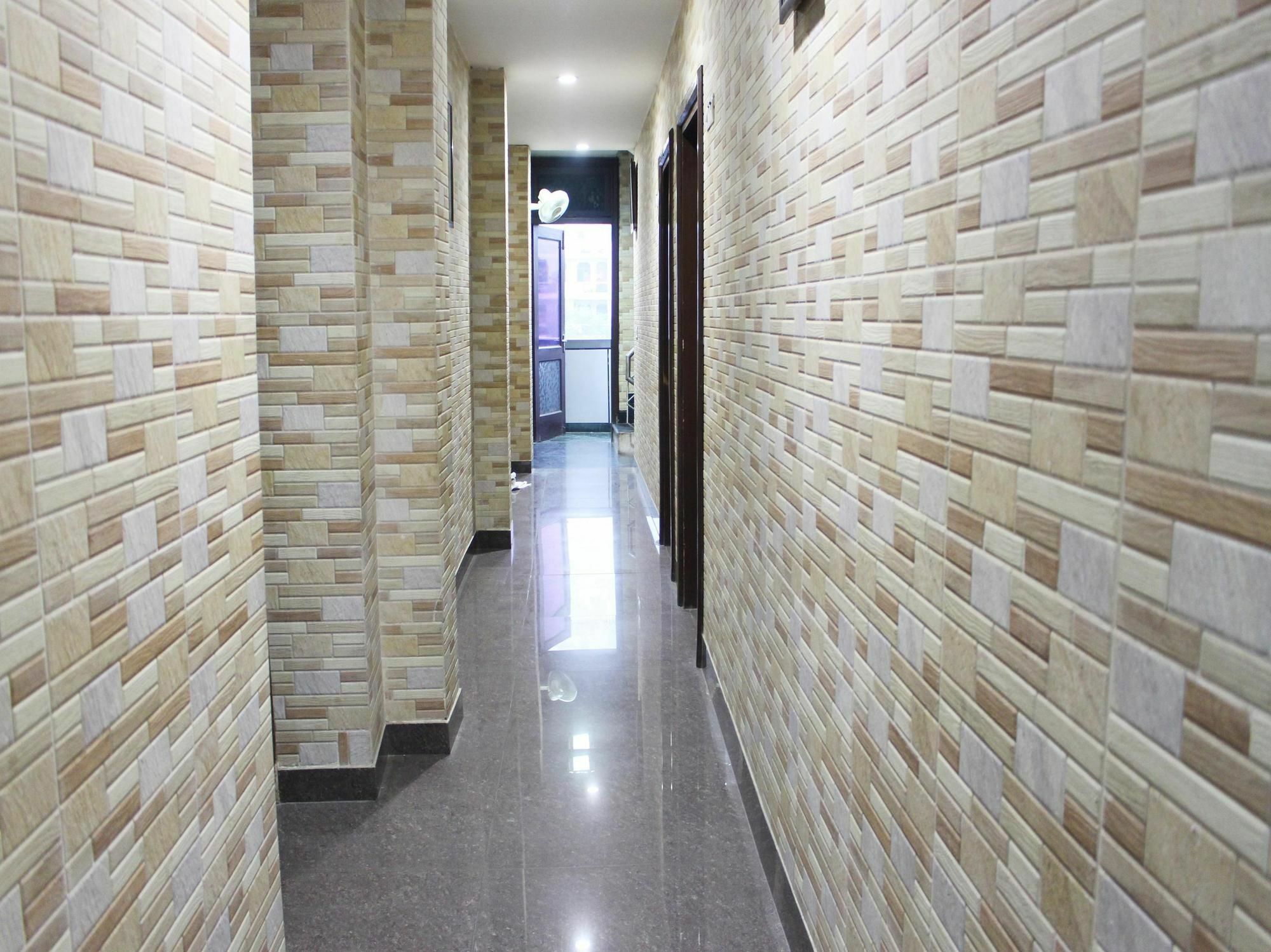 Oyo 2705 Hotel Preet Palace نيودلهي المظهر الخارجي الصورة